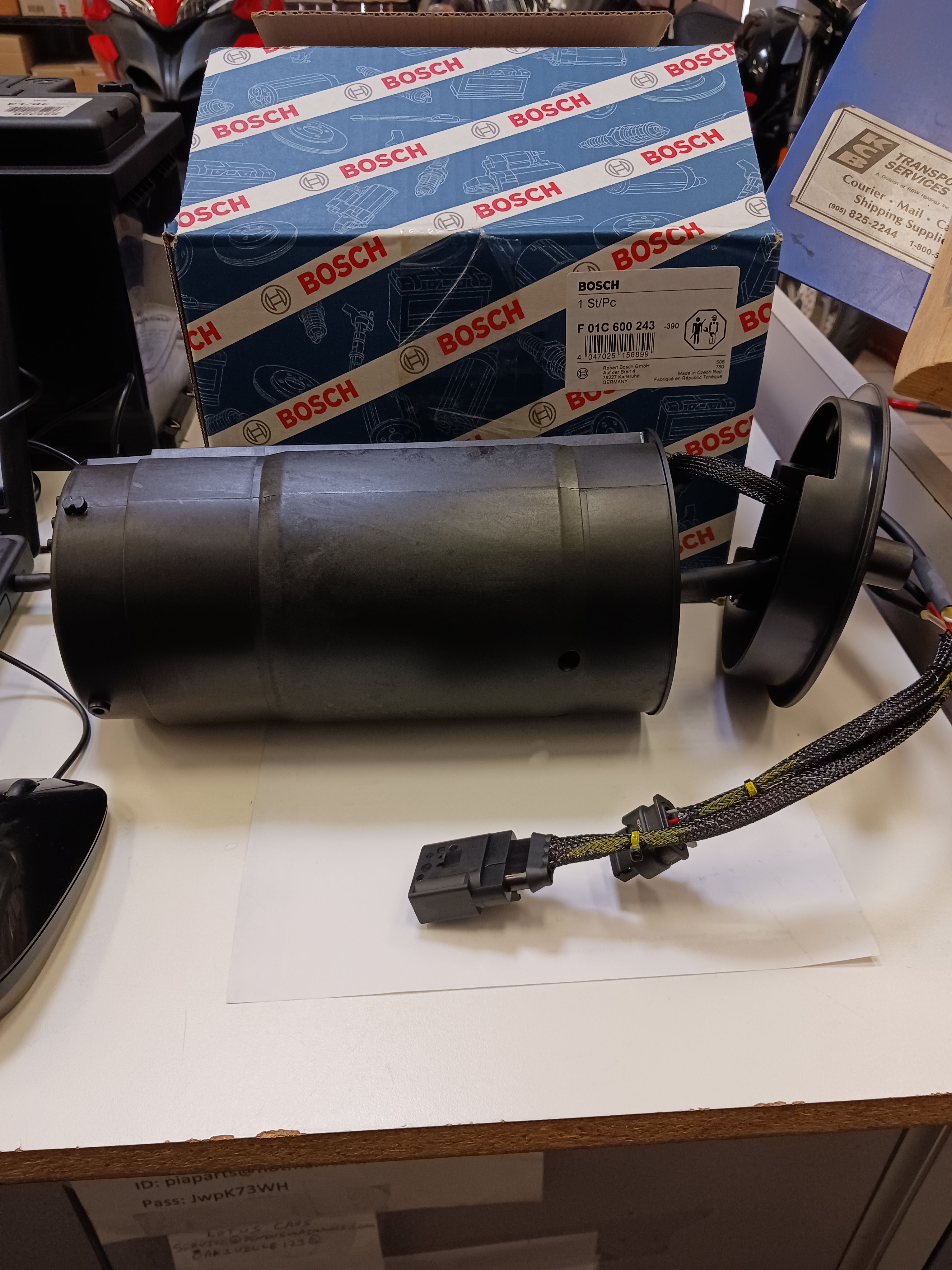 Bosch 1644711175 / F-01C-600-243 Diesel Exhaust Fluid Heater for Mercedes.