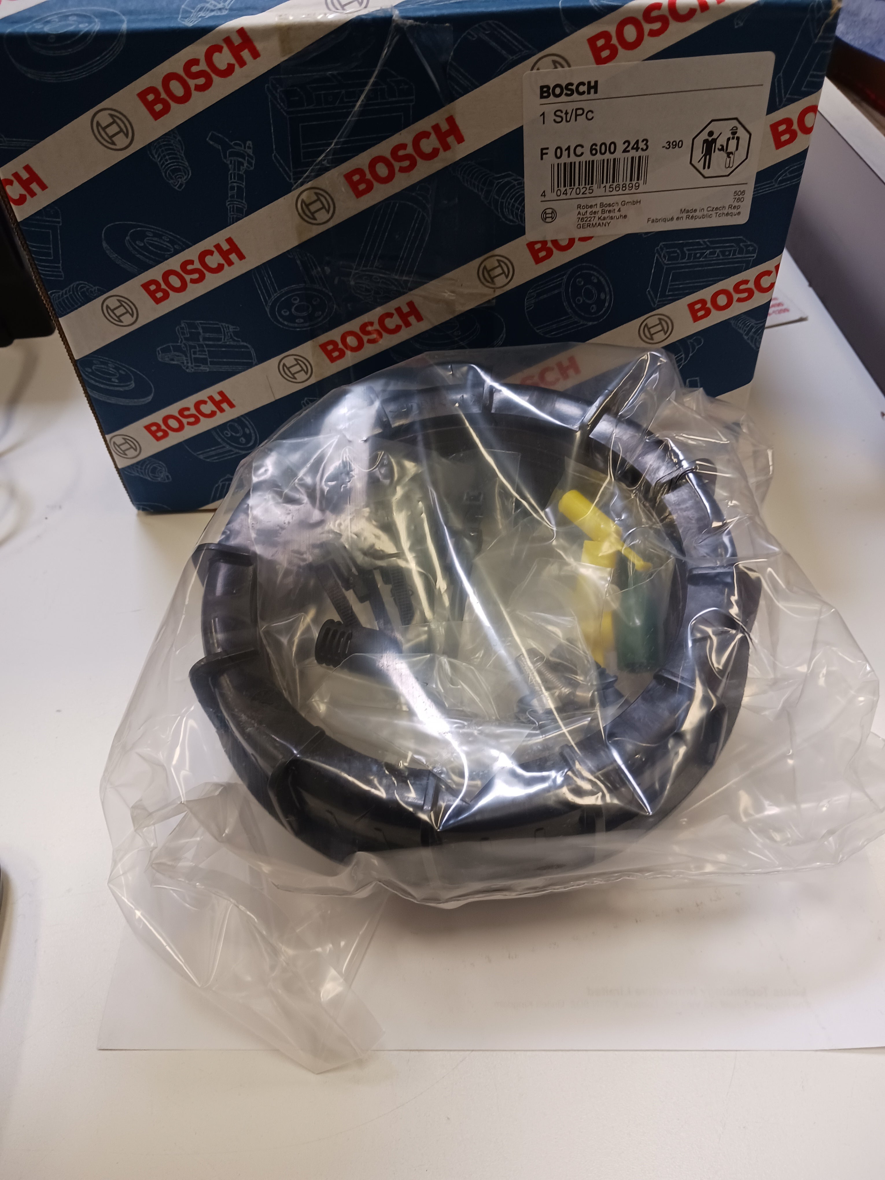 Bosch 1644711175 / F-01C-600-243 Diesel Exhaust Fluid Heater for Mercedes.