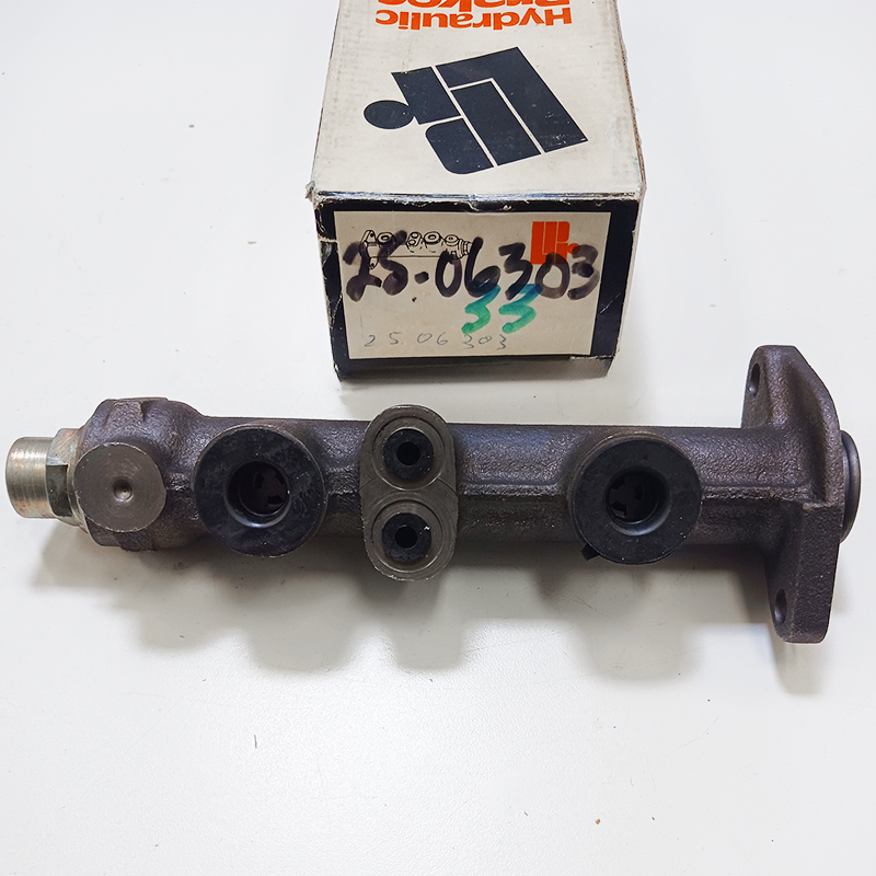 Brake Master Cylinder- NOS-Fiat Strada 1979-1982 -25-06303