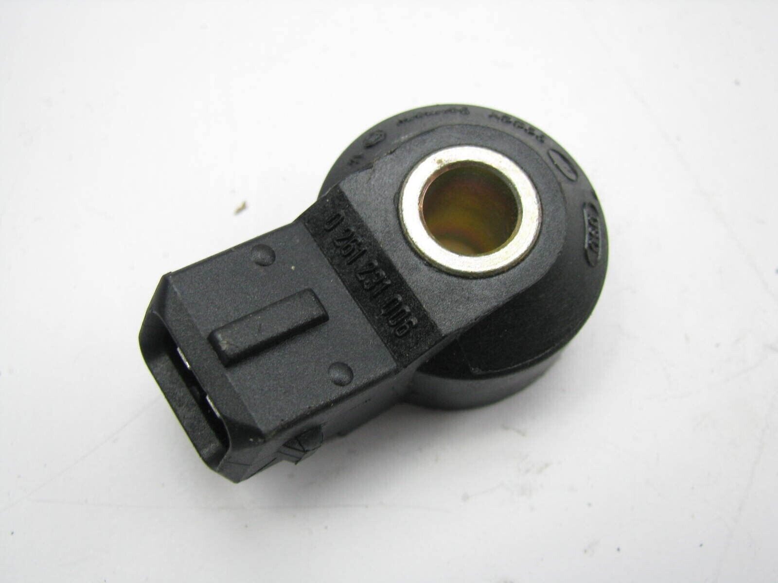 NOS Bosch Ignition Knock off sensor for Volvo 850, Saab, Porsche (0261231006)