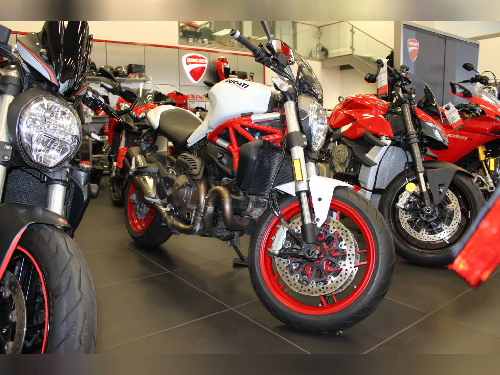 Used 2015 Ducati Sportbike Motorcycle MONSTER 821